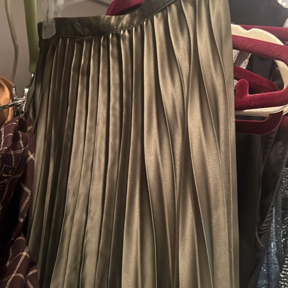 Topshop pleated skirt - Picture 2 of 2